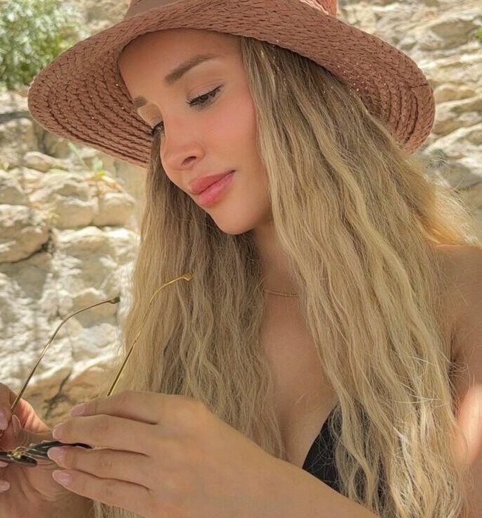 Ukrainian Woman Looking for a Man Ukrainian Woman Looking for a Man