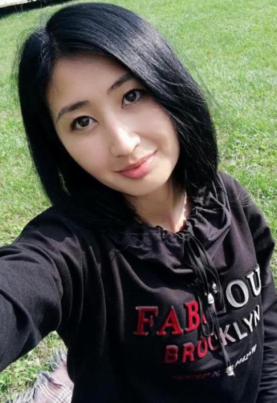 Ainura • 35 • Kazakhstan