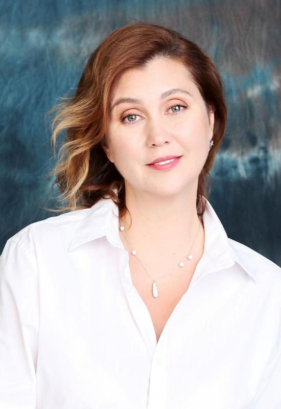 Alexandra  • 56 • Russie