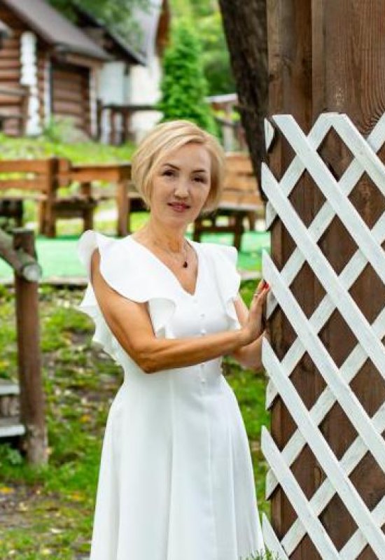 Alina • 55 • Russie
