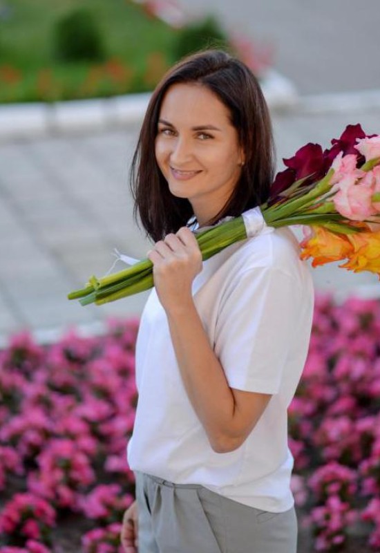 Alina • 37 • Belarus