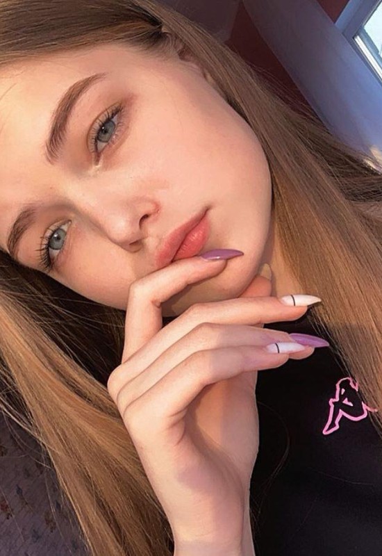 Nastya • 30 • Russie