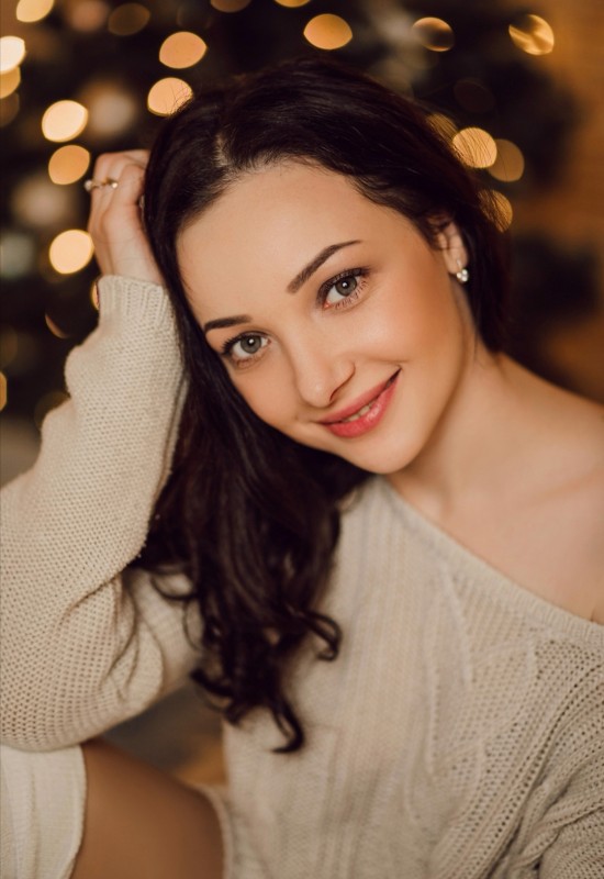 Anna • 31 • Россия