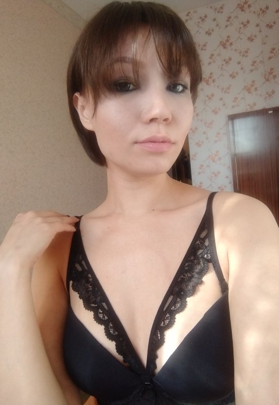 Anna • 34 • Uzbekistan