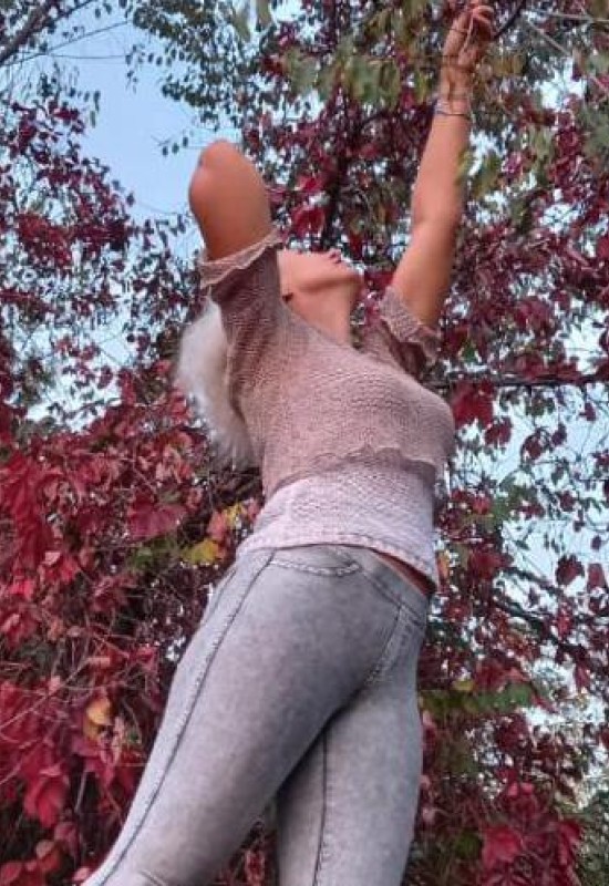 Anna • 52 • Ukraine