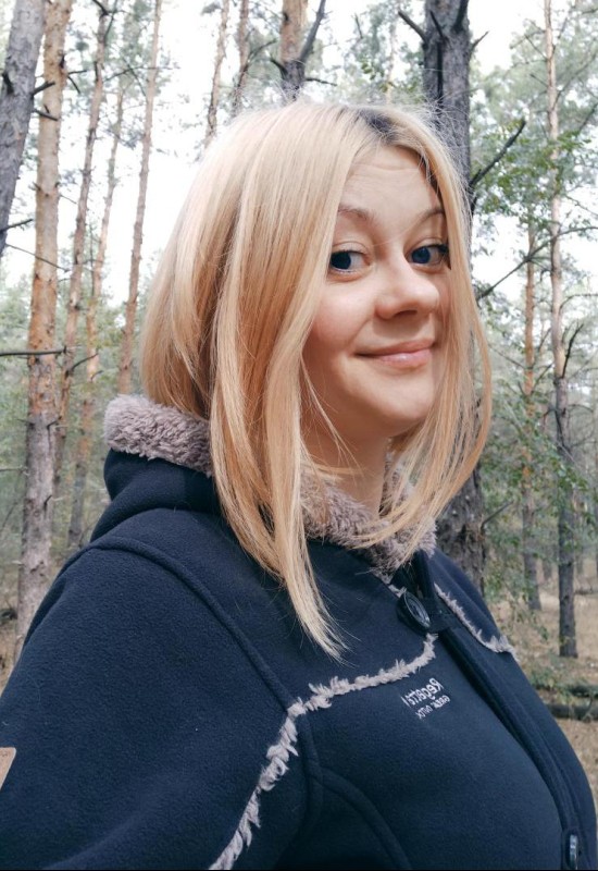 Anna • 33 • Russia