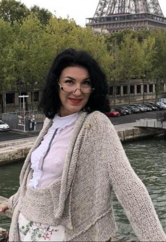 Nelli • 50 • Russia