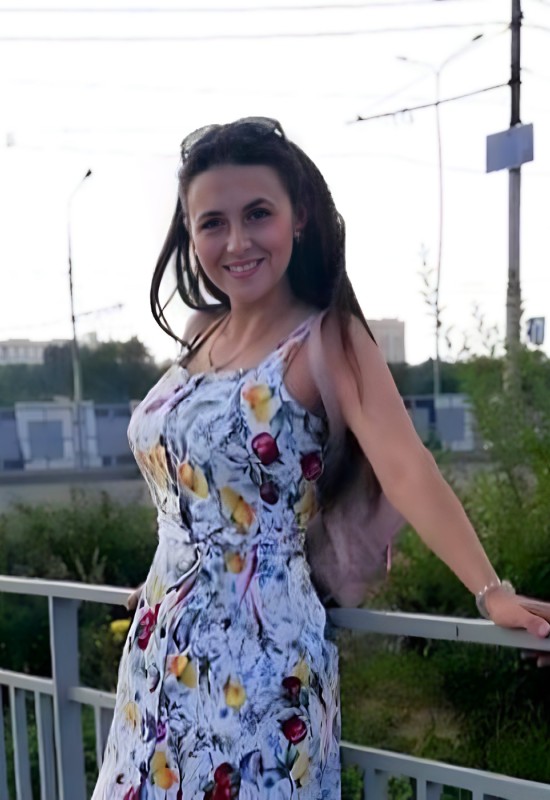 Ekaterina • 41 • Russie