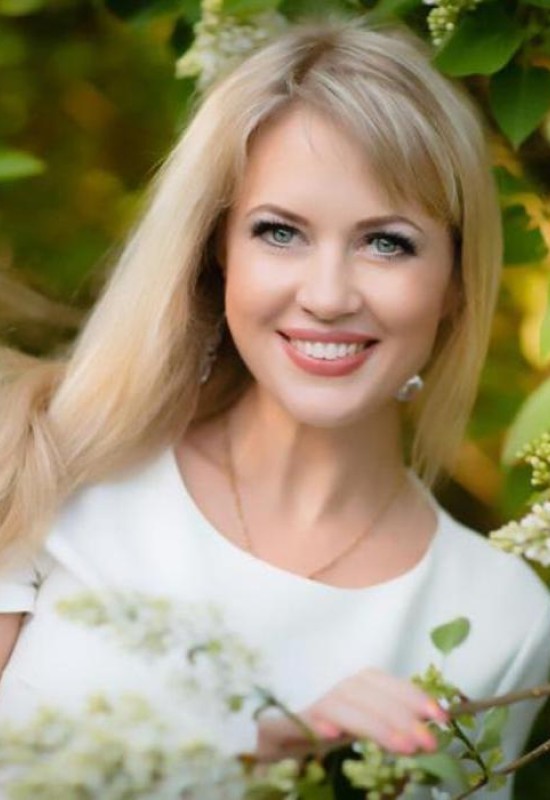 Elena • 46 • Russia