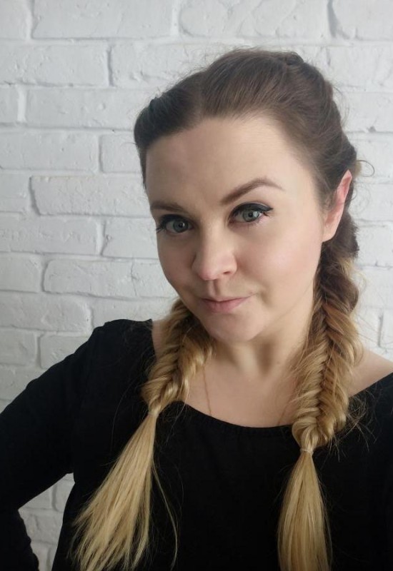 Elena • 37 • Russia