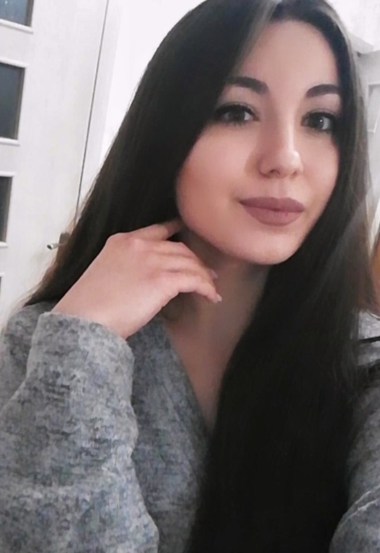 Angela • 30 • Ukraine