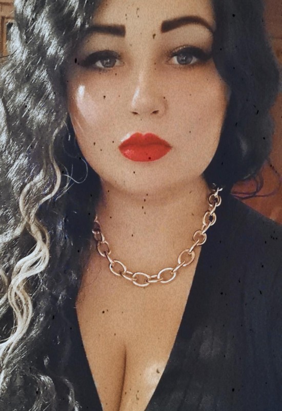 Elena • 33 • Russia