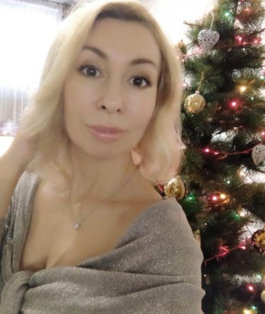 Irina, 44