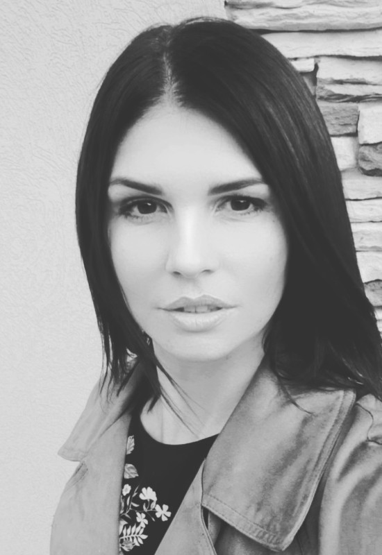 Irina • 40 • Russia