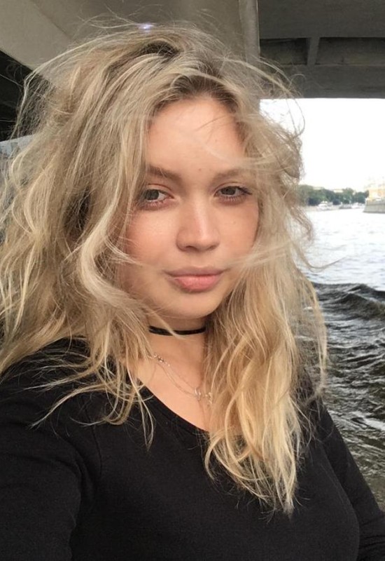 Julia • 32 • Russia