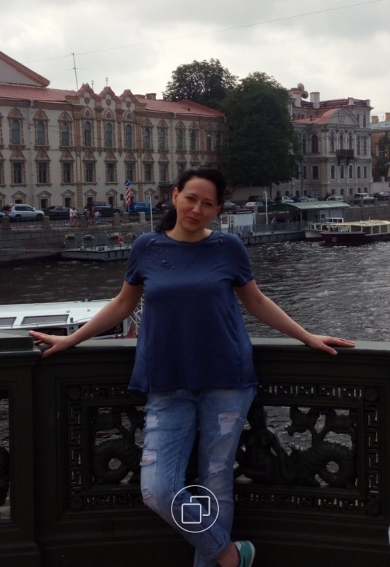 Larissa • 45 • Russie