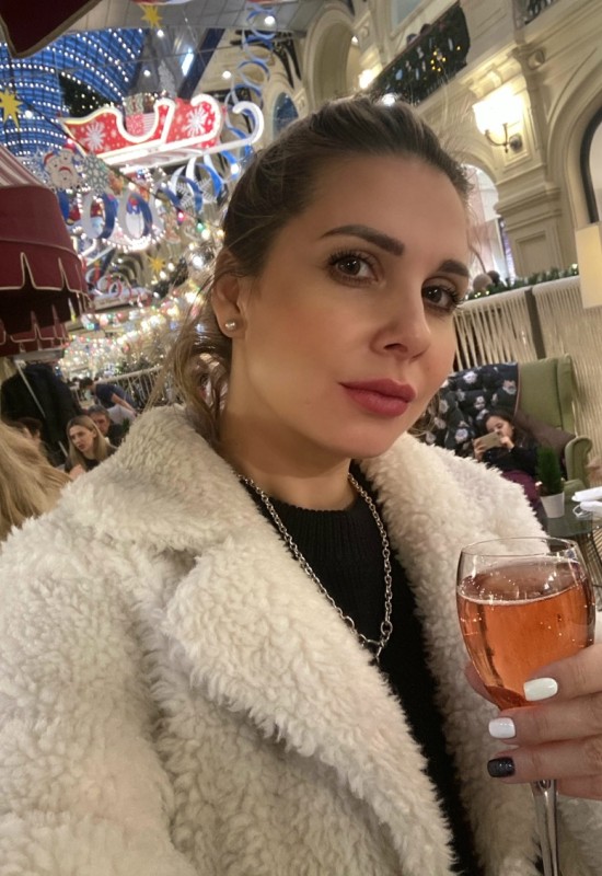 Olesya • 37 • Russia