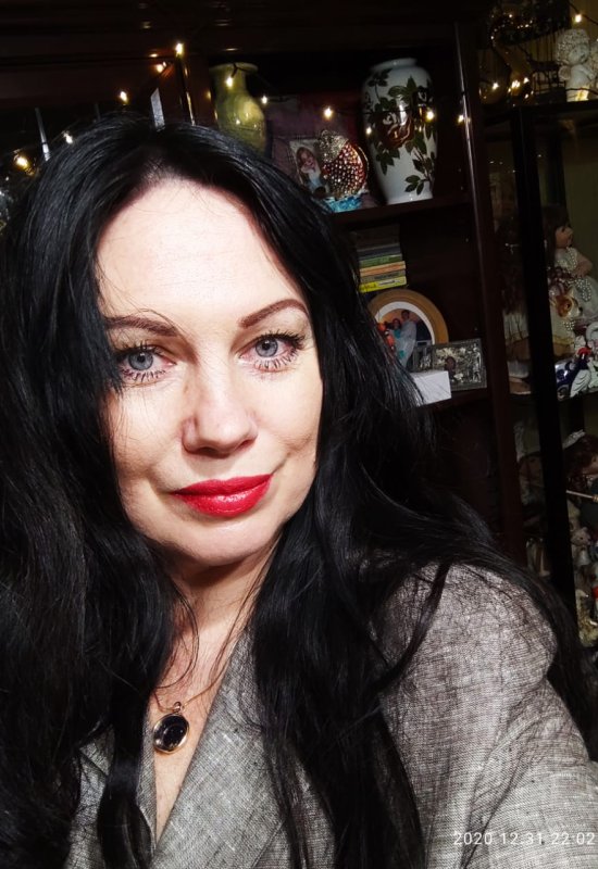 Olga • 55 • Russie