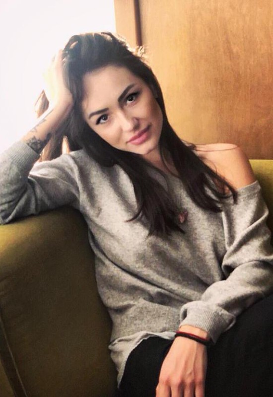 Polina • 27 • Russie