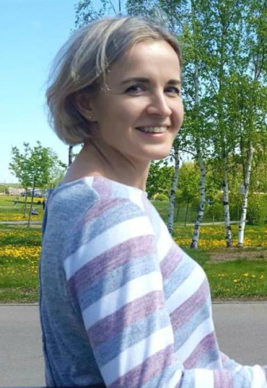 Svetlana • 43 • Russie