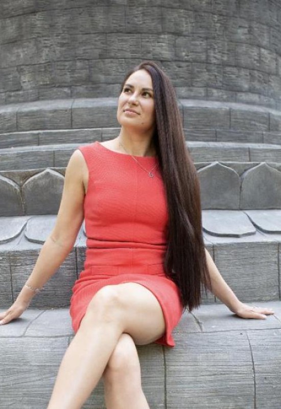 Tania • 40 • Ukraine