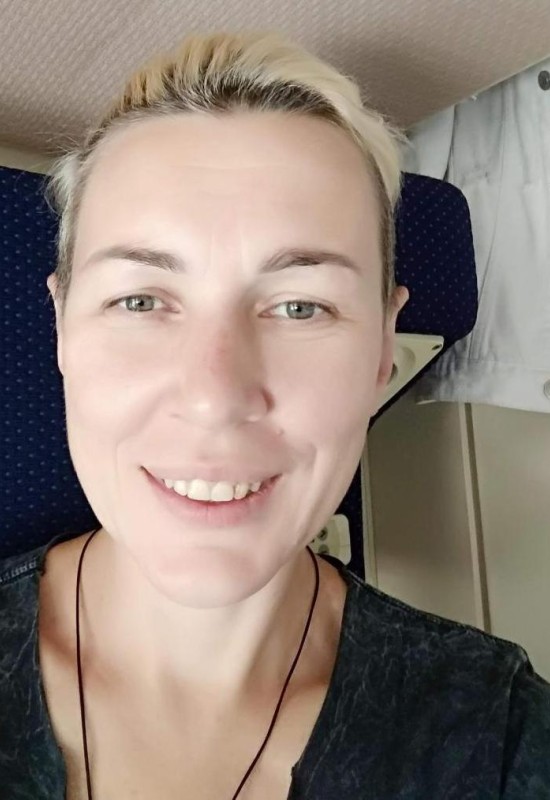 Elena • 46 • Russia