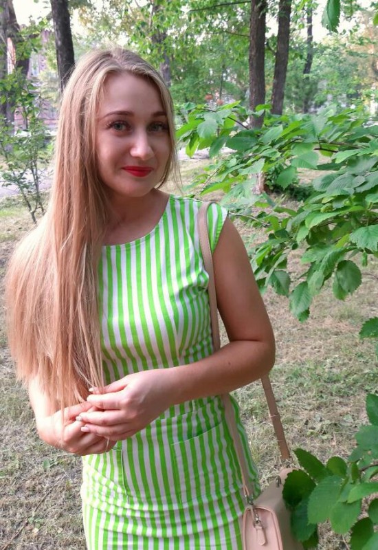 Yulya • 37 • Россия