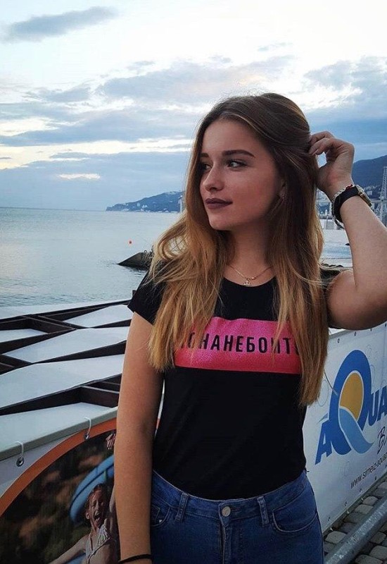 Julia • 30 • France