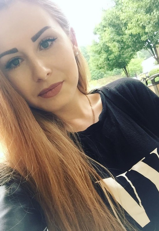 Nina • 40 • Україна