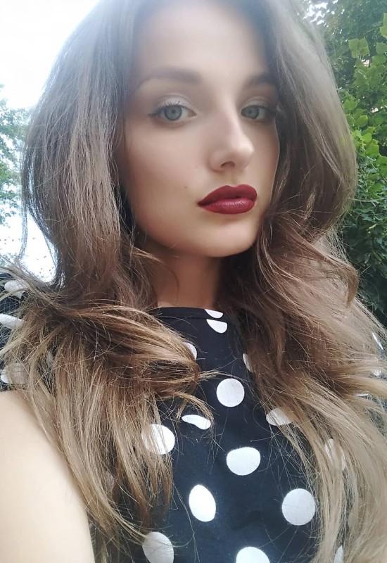 Nina • 40 • Україна