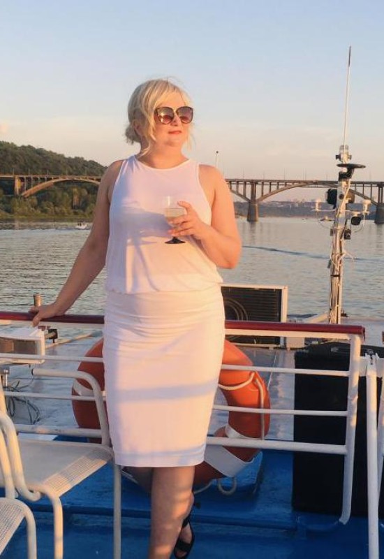 Elena • 46 • Russie