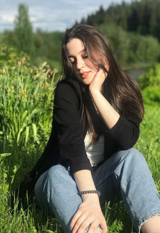 Polinki • 25 • Russia