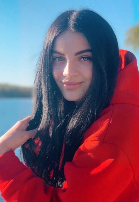 Yana • 33 • Украина