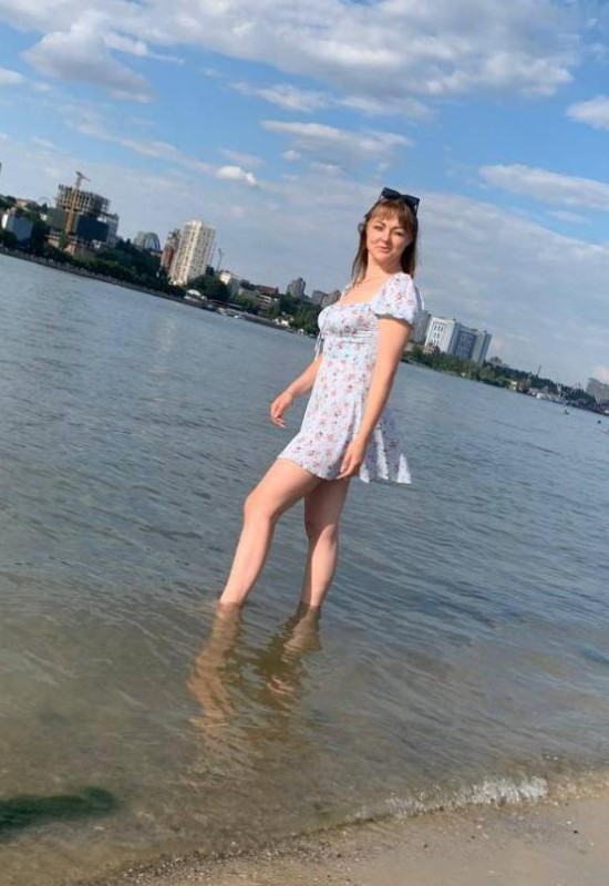 Yulia • 31 • Russia