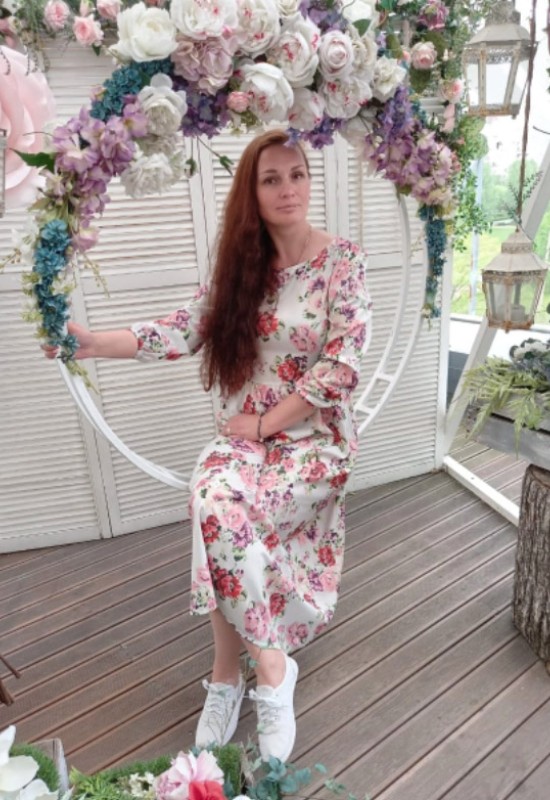 Inna • 48 • Russia