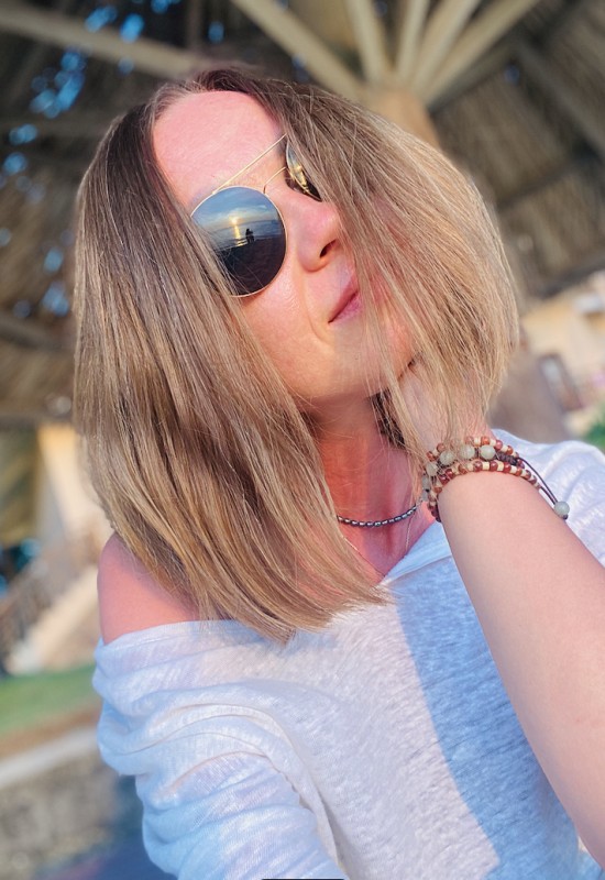 Elena • 47 • Украина