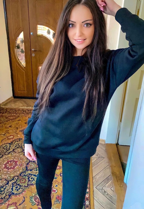 Marina • 36 • Ukraine 🇺🇦