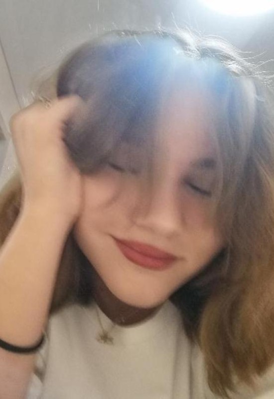 Elina • 23 • Russie