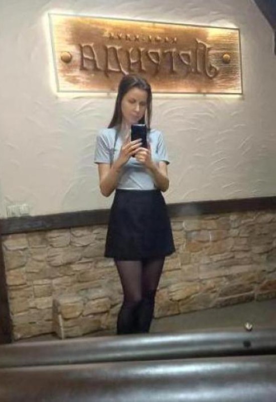 Anya • 38 • Russia