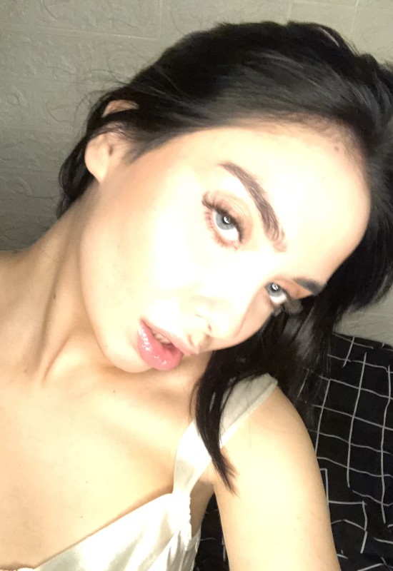 Yana • 22 • Ukraine