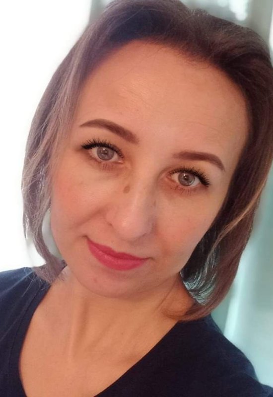 Elena • 45 • Pologne