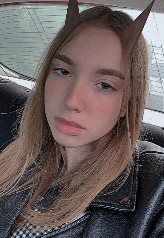 Milena • 22 • Russie