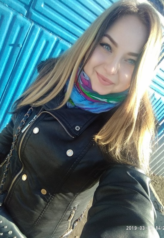 Olya • 39 • Ukraine