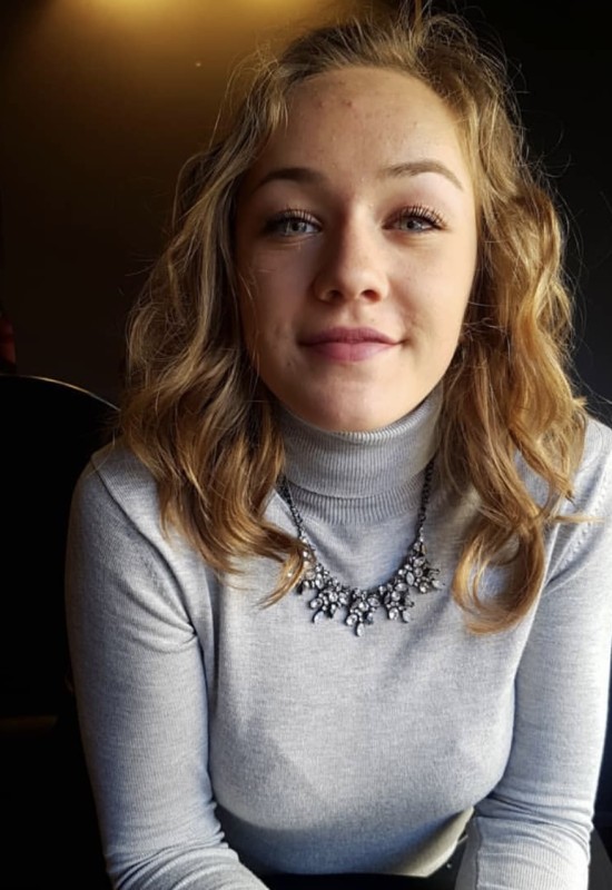 Louise  • 40 • Франція