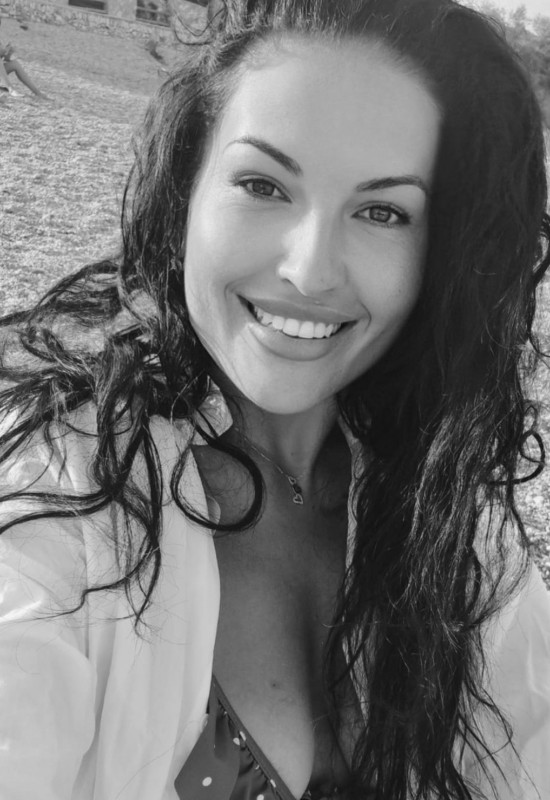 Alina • 43 • Франція