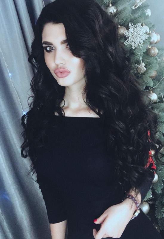 Alisa • 37 • Ukraine