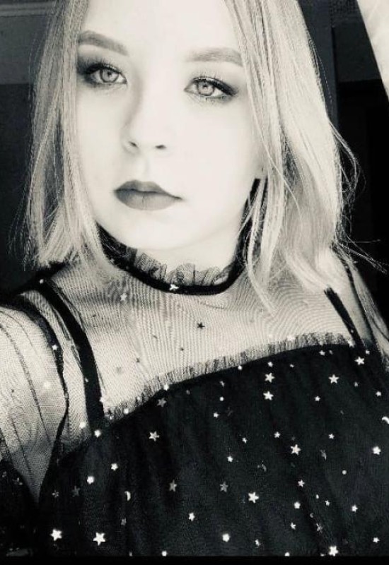 Olga • 25 • Росія