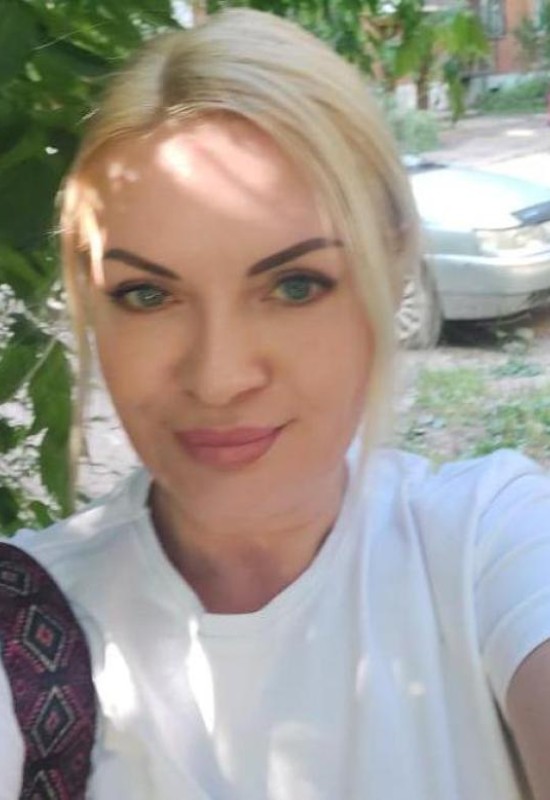 Elena • 48 • Russie