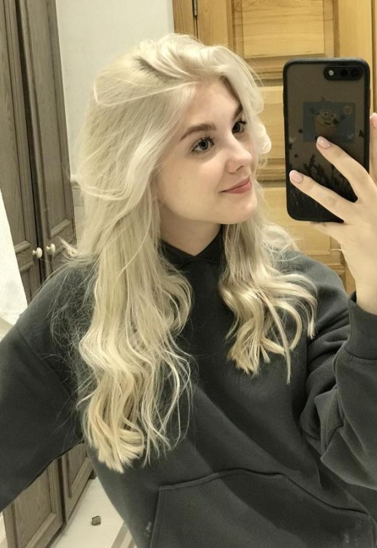 Victoria • 22 • Russia