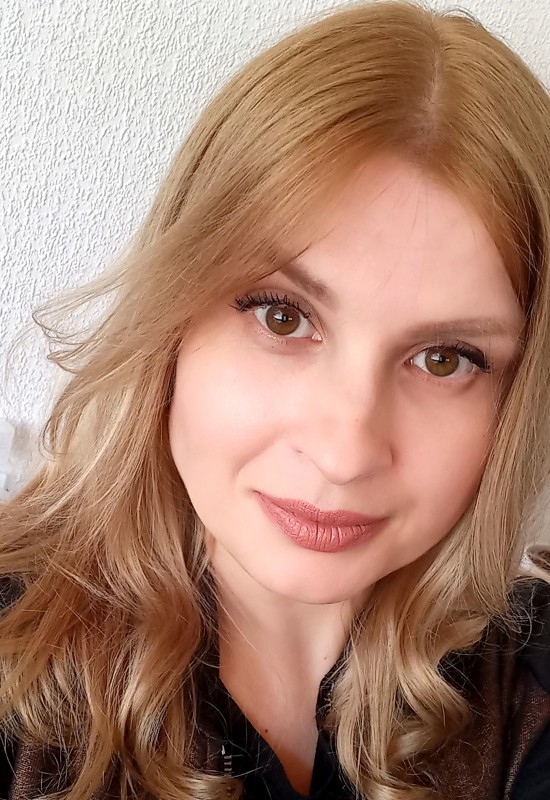 Daria • 41 • Autriche